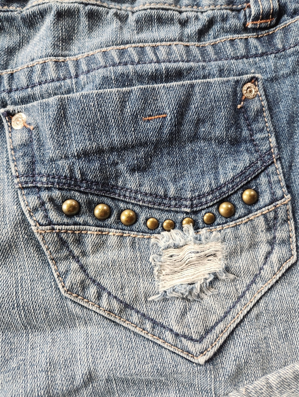 Vintage Y2K Embellished Distressed Bongo Jean Mini Shorts Size 11 - Picture 7 of 7